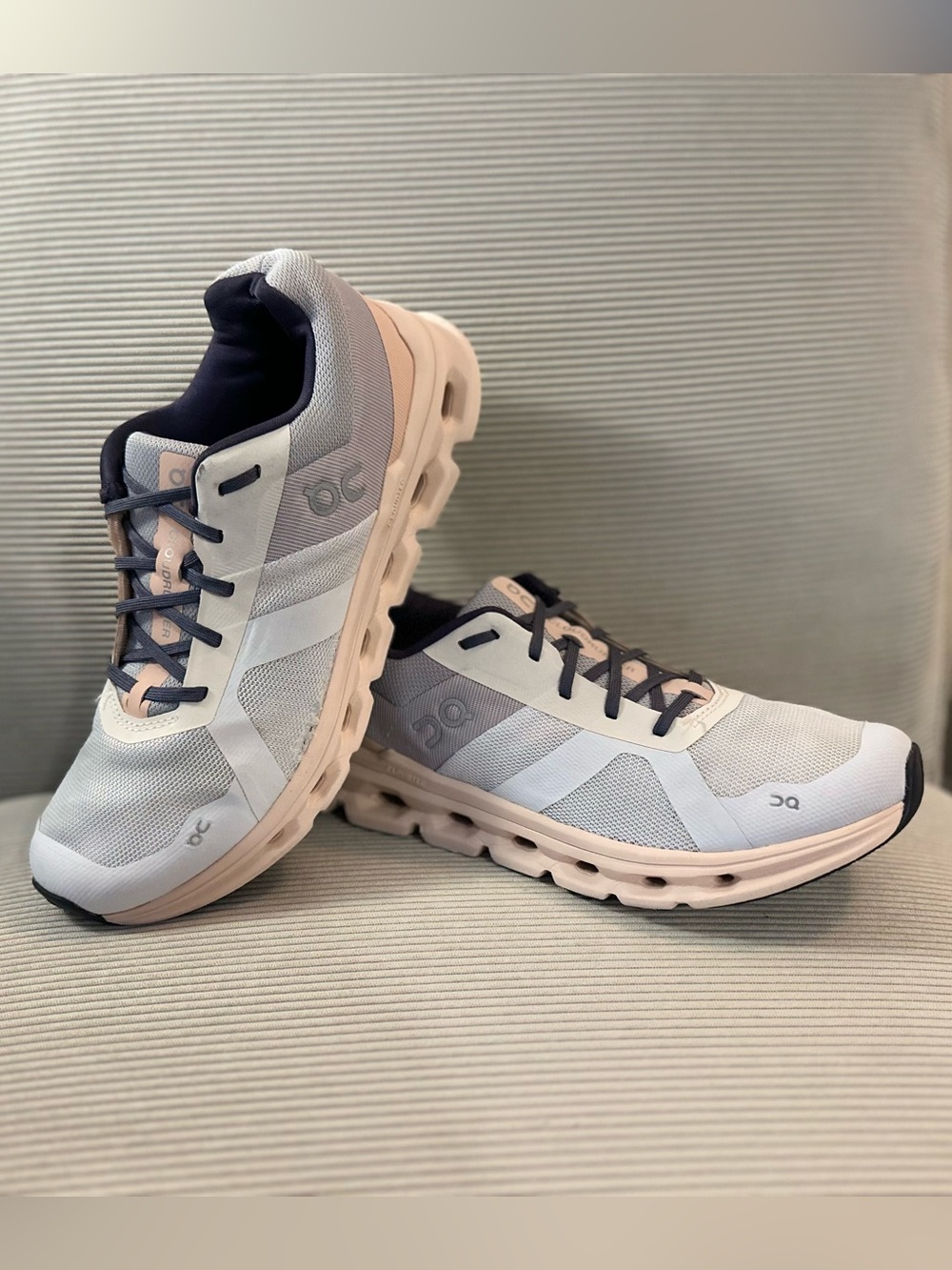 On Running women's Cloudrunner in the Frost/Fade size 10